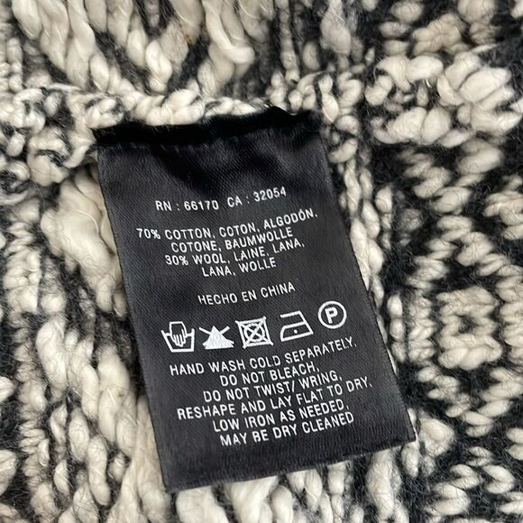 Moth Anthro Women’s Cropped Sweater Medium Wool Blend Monochrome Fitted - Picture 5 of 6